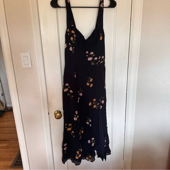 Reformation Fulton Dress in Princess Margaret - Picture 4 of 7